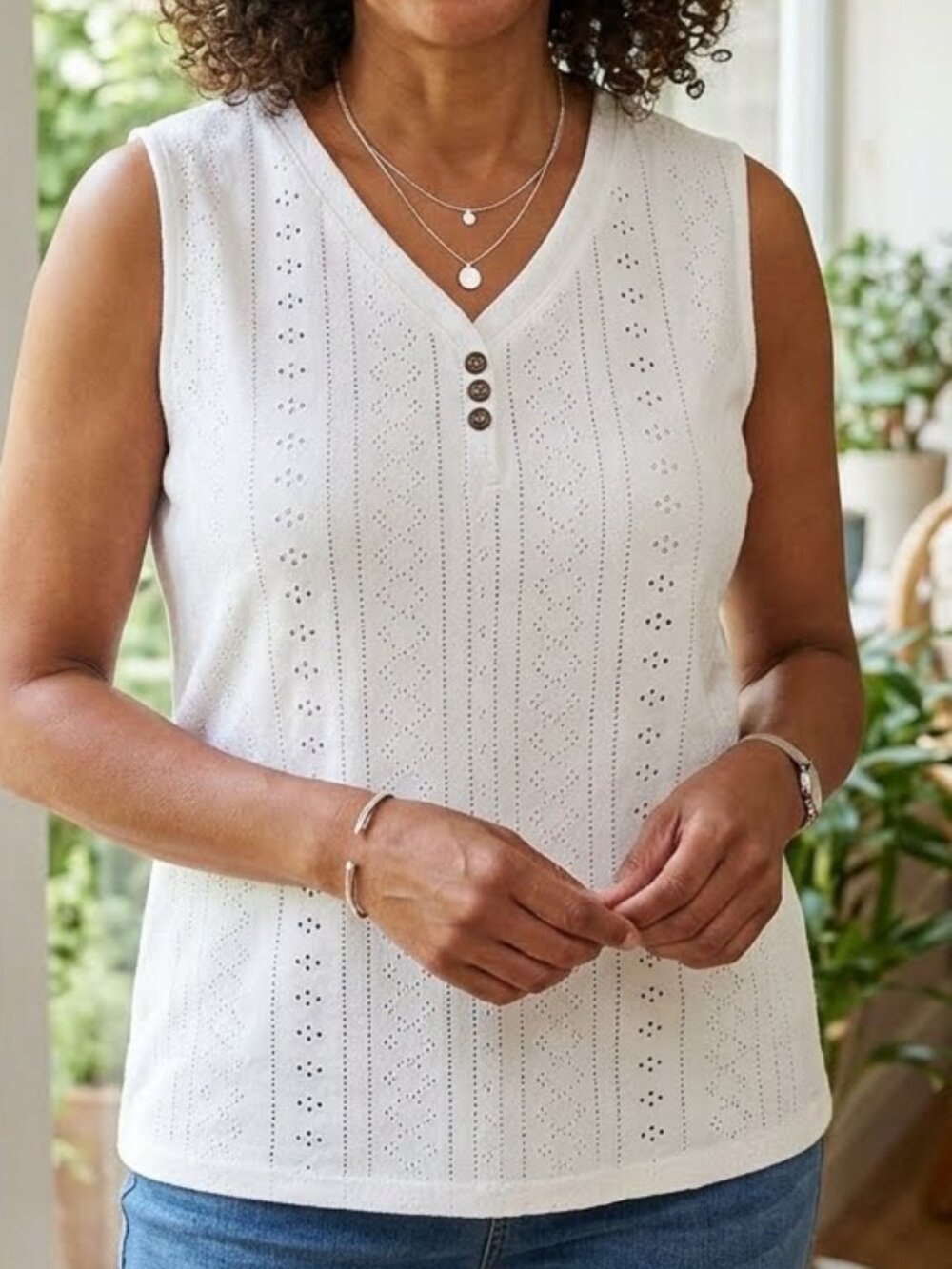 Women's White Sleeveless Top Size 2XL V-Neck